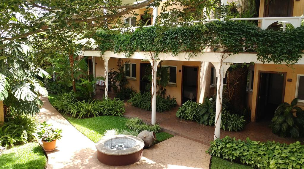 Hotel Ciudad Vieja Guatemala City Exterior foto