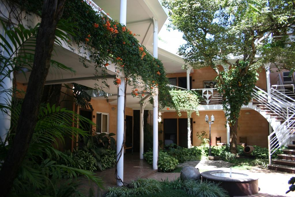 Hotel Ciudad Vieja Guatemala City Exterior foto