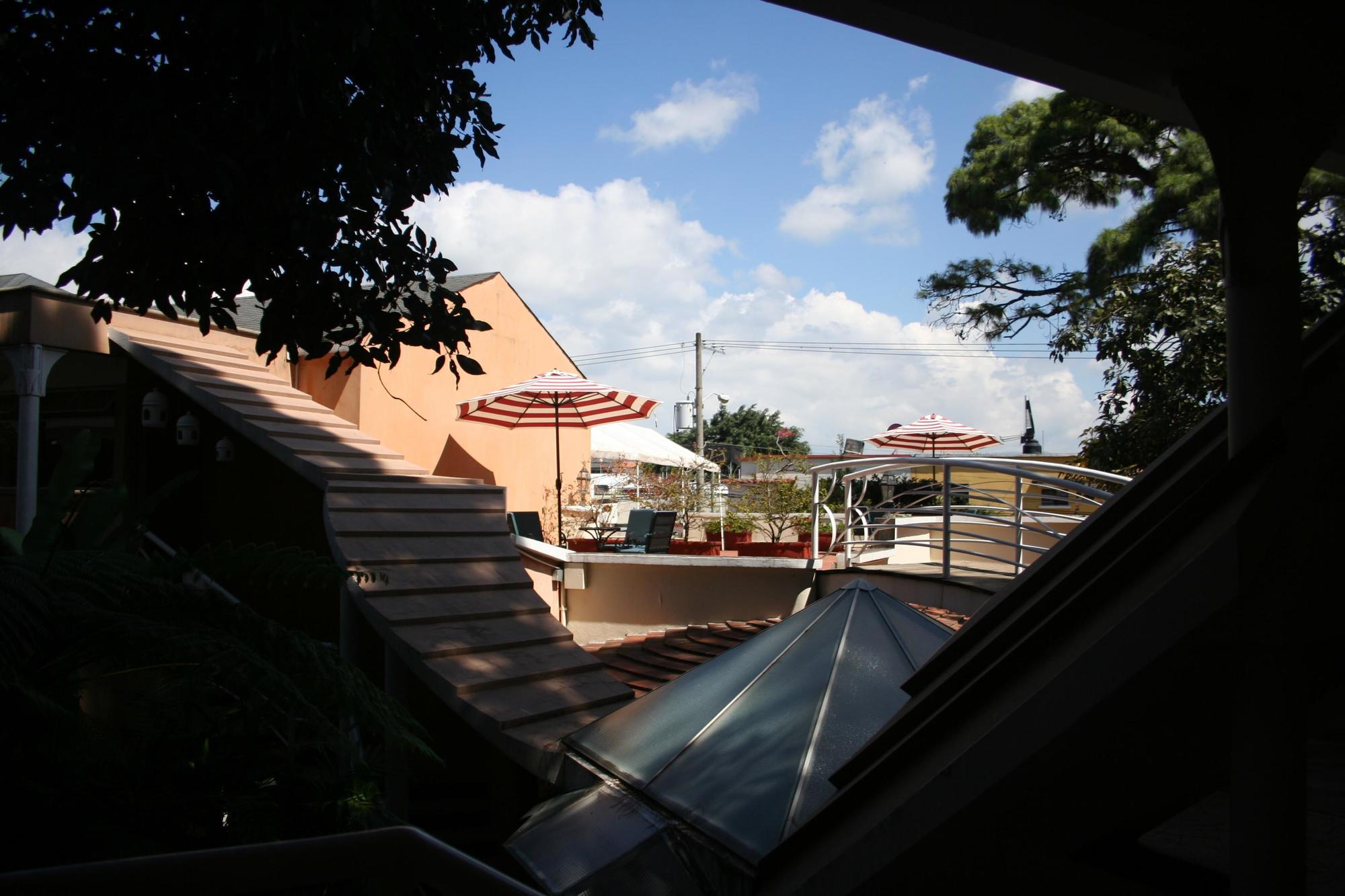 Hotel Ciudad Vieja Guatemala City Exterior foto