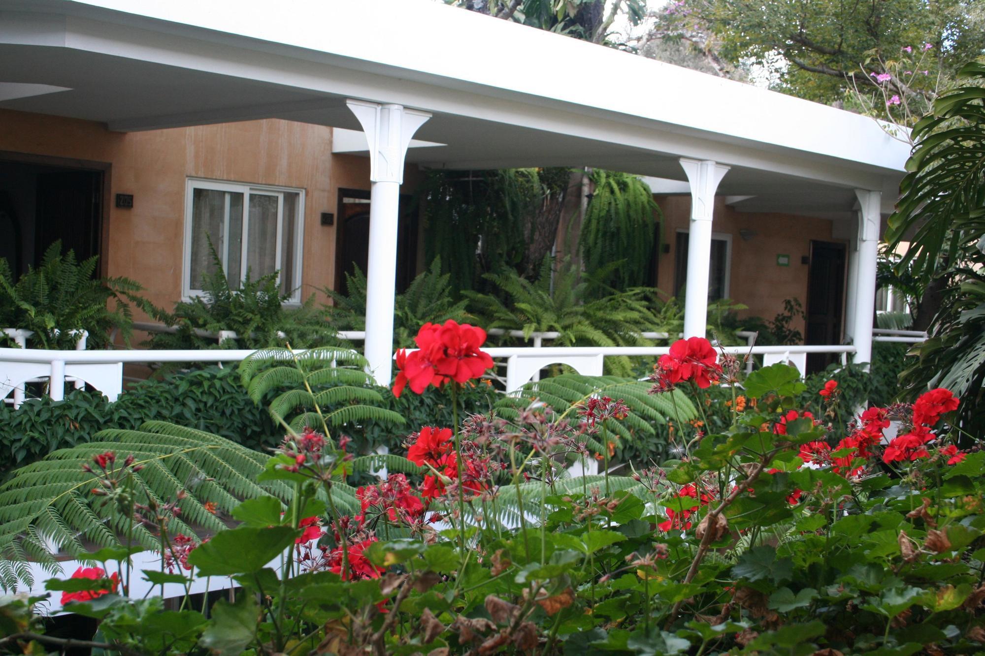 Hotel Ciudad Vieja Guatemala City Exterior foto