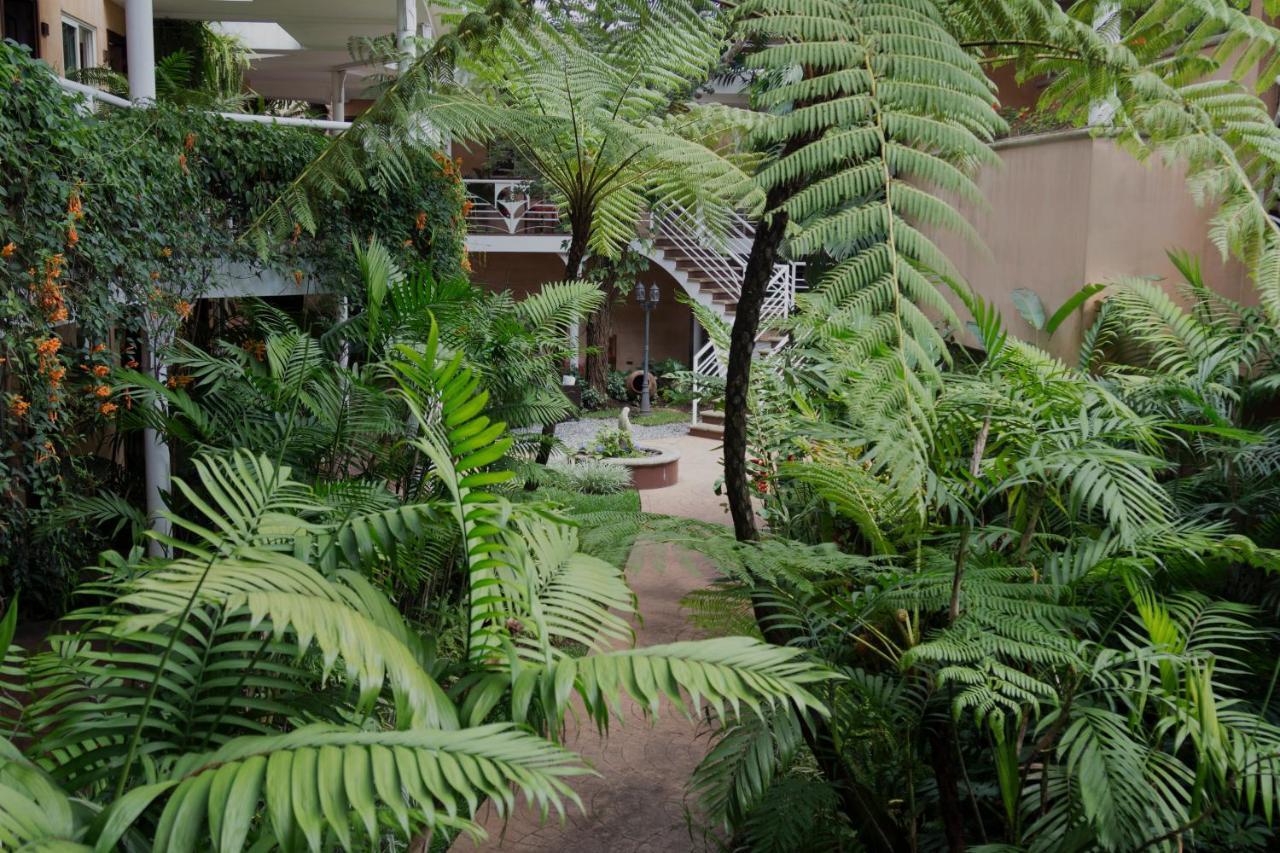 Hotel Ciudad Vieja Guatemala City Exterior foto