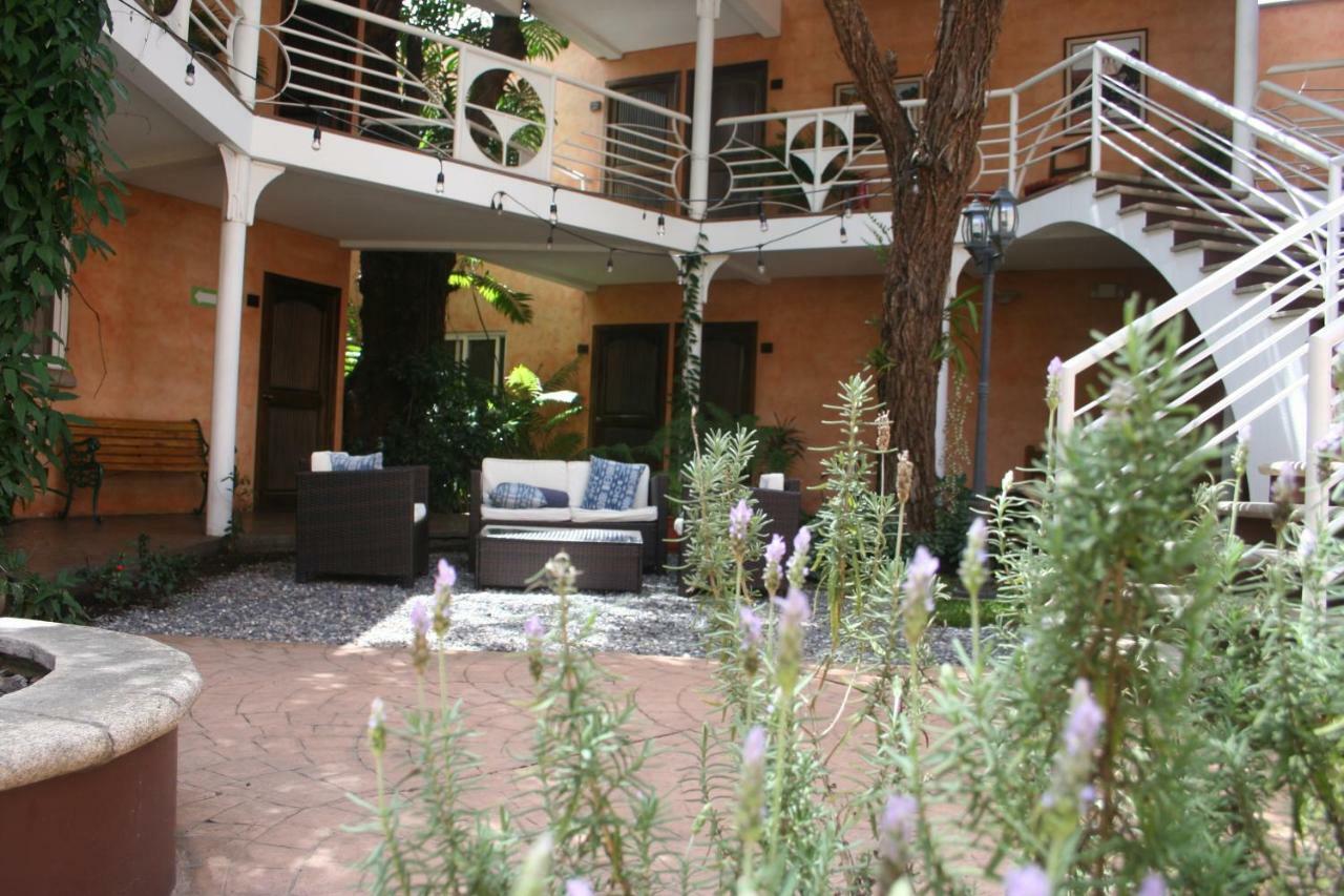 Hotel Ciudad Vieja Guatemala City Exterior foto