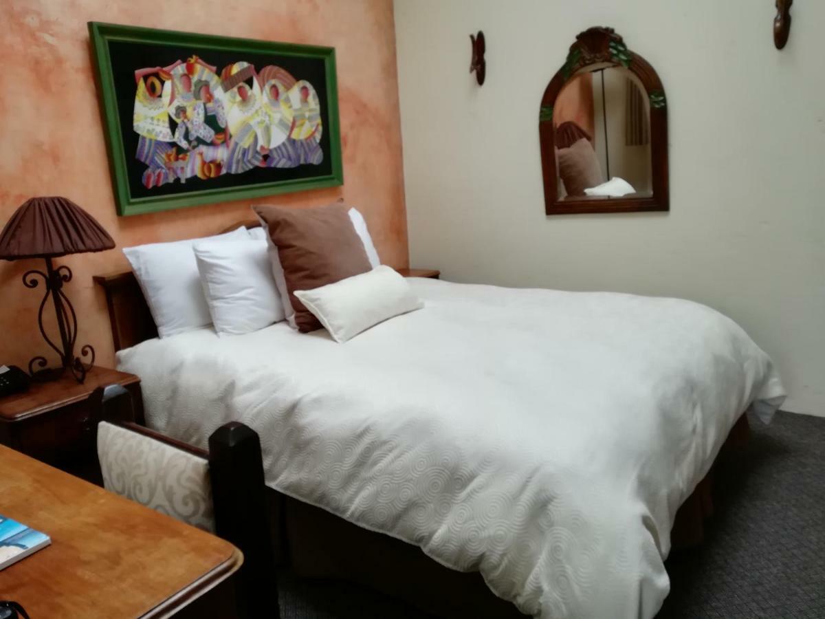 Hotel Ciudad Vieja Guatemala City Exterior foto